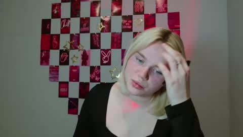 Leyla online show from November 21, 2025, 6:06 pm