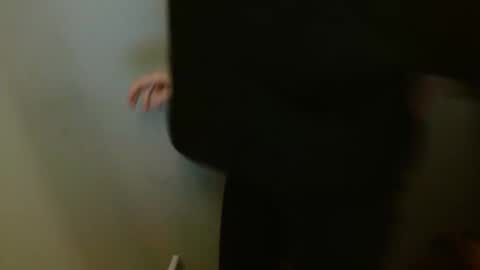 Leyla online show from February 9, 2026, 6:39 am