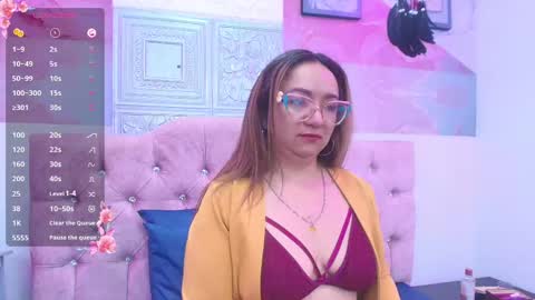 Leyla smithh online show from October 1, 2025, 12:22 pm