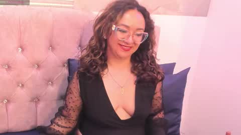 Leyla smithh online show from October 12, 2025, 1:32 pm