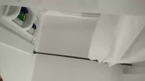 lezerae45791709 online show from April 27, 2026, 5:44 pm