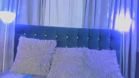 lia__owen online show from May 2, 2026, 2:38 am