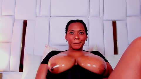 lia_mariana online show from January 13, 2025, 11:38 pm