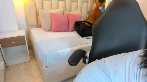 lia_mariana online show from January 7, 2026, 5:15 pm