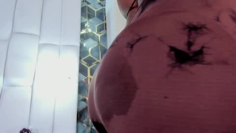 lia_mariana online show from April 1, 2026, 5:08 am