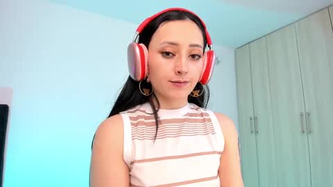 Little Queen Lia  online show from February 16, 2025, 7:38 pm