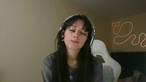 Little Queen Lia  online show from November 12, 2025, 10:30 pm