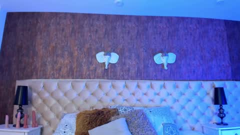 liaa turner  online show from September 14, 2025, 9:03 pm