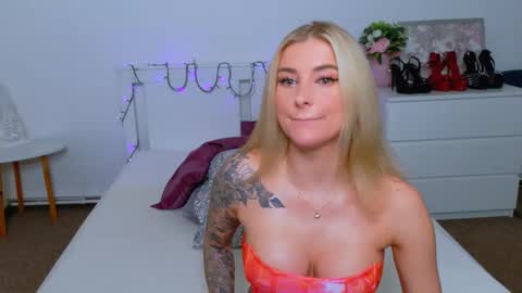 Snapshot of liabeninix chatting on February 14, 2026, 9:17 am Lia online show from February 14, 2026, 9:17 am