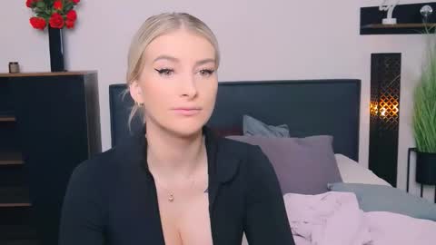 Snapshot of liabeninix chatting on February 23, 2026, 1:30 pm Lia online show from February 23, 2026, 1:30 pm