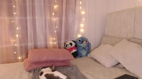 Snapshot of liabunny_ chatting on May 17, 2026, 12:41 am Lia 3 online show from May 17, 2026, 12:41 am