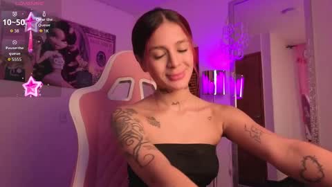 Lia Butera online show from October 4, 2025, 2:59 pm