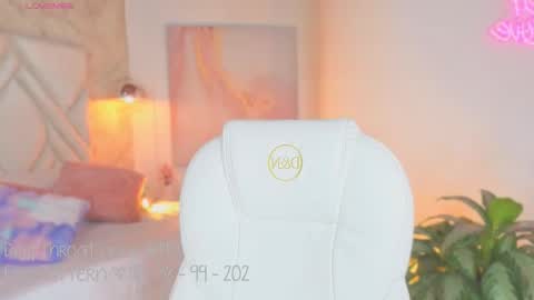 Lia Cox online show from October 1, 2025, 3:01 am