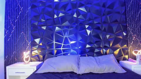 Lia online show from March 8, 2025, 5:17 am