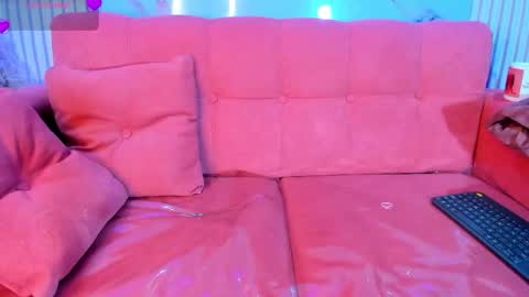 Lia online show from January 6, 2026, 12:09 pm