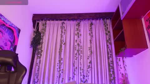 Lia online show from February 4, 2026, 11:38 am