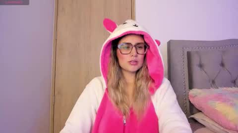 Lia  online show from September 9, 2025, 2:00 am