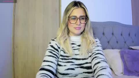 Lia  online show from September 27, 2025, 11:54 pm