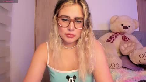 Lia  online show from October 6, 2025, 10:51 pm