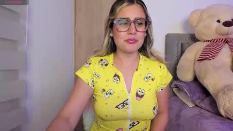 Lia  online show from November 5, 2025, 11:16 pm