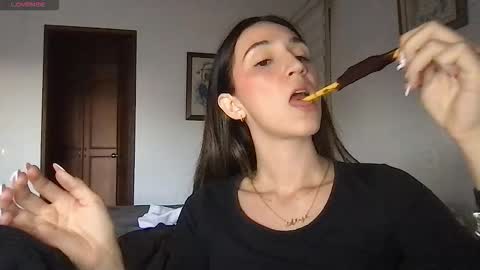 Snapshot of liahrommie chatting on February 25, 2026, 10:08 pm Amy online show from February 25, 2026, 10:08 pm