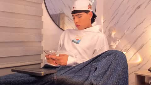 Liam online show from February 28, 2025, 5:04 am