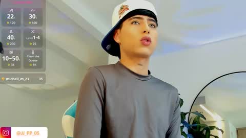 Liam online show from November 11, 2025, 5:24 pm