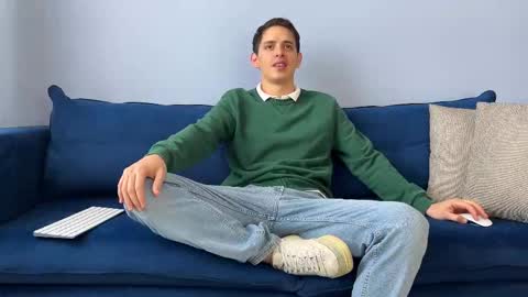 Liam online show from September 10, 2025, 1:22 pm