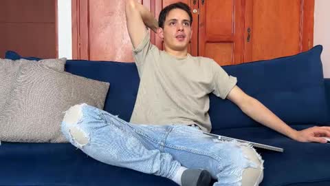 Liam online show from December 1, 2025, 2:44 pm