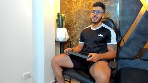 LIAM KLEIN online show from September 20, 2025, 11:11 am