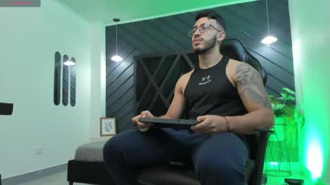 LIAM KLEIN online show from October 6, 2025, 11:18 am