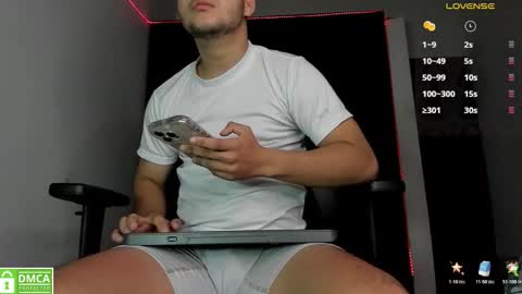 Snapshot of liam_mateo_ chatting on December 23, 2025, 4:10 am Liam online show from December 23, 2025, 4:10 am