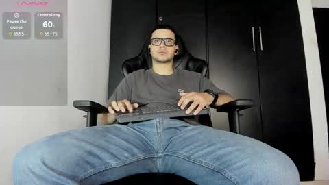 Snapshot of liam_mateo_ chatting on January 14, 2026, 3:45 am Liam online show from January 14, 2026, 3:45 am