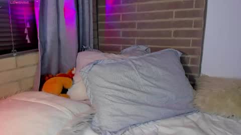 liam online show from April 4, 2026, 2:32 am