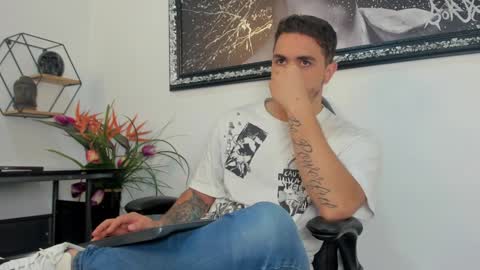 Liam online show from January 31, 2025, 1:12 pm