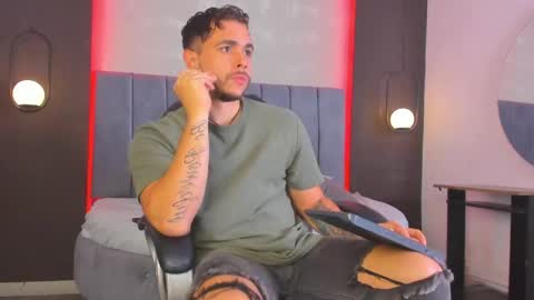 Liam online show from April 13, 2026, 12:10 pm