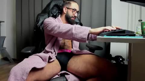 Liam online show from March 1, 2025, 6:57 am