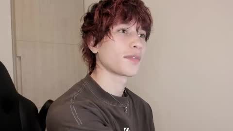 Snapshot of liamelf chatting on February 4, 2026, 6:19 am Liam online show from February 4, 2026, 6:19 am