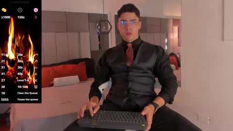 Snapshot of liamnovak chatting on November 27, 2025, 12:40 pm Liam online show from November 27, 2025, 12:40 pm