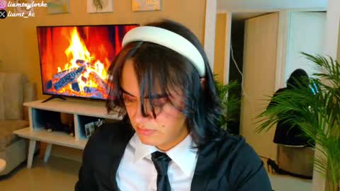 Snapshot of liamtaylor_ chatting on October 1, 2025, 4:18 am Tell me Liam online show from October 1, 2025, 4:18 am