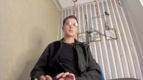 Snapshot of liamvega_ chatting on October 18, 2025, 3:20 am Liam Vega online show from October 18, 2025, 3:20 am