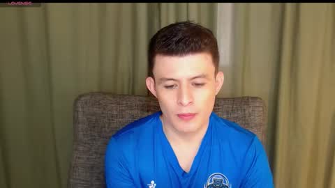 lian_eathan online show from November 6, 2025, 8:54 pm