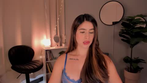 Snapshot of liapearce chatting on October 15, 2025, 12:49 pm Lia online show from October 15, 2025, 12:49 pm