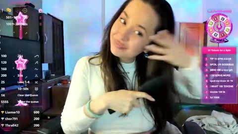 LiaQuinn online show from February 28, 2025, 3:04 pm