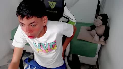 Snapshot of liarr_ chatting on February 3, 2026, 8:25 pm LIAR online show from February 3, 2026, 8:25 pm