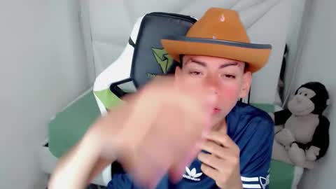 Snapshot of liarr_ chatting on February 4, 2026, 8:47 pm LIAR online show from February 4, 2026, 8:47 pm