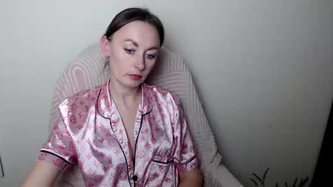 Snapshot of liasais_ chatting on February 25, 2026, 12:04 pm Lia online show from February 25, 2026, 12:04 pm