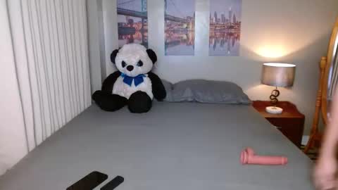 Liayanah  online show from December 1, 2025, 6:13 pm