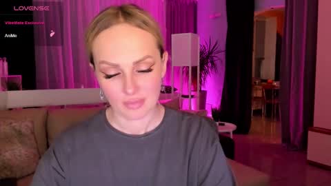 Snapshot of libby_nora chatting on December 4, 2024, 5:22 pm Libby online show from December 4, 2024, 5:22 pm