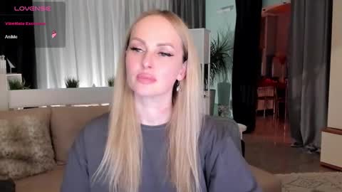 Snapshot of libby_nora chatting on December 11, 2024, 3:47 pm Libby online show from December 11, 2024, 3:47 pm